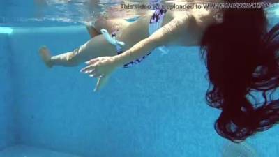 Andreina de luxe in erotic underwatershow