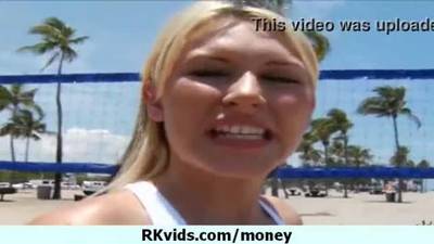 Money does talk - porn video 27