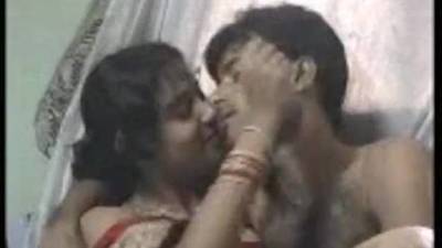 Une fille indienne baise avec son petit ami