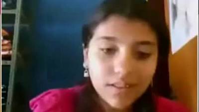 Bangali hostel girl showing boobs while chatting with boyfriend.mp4